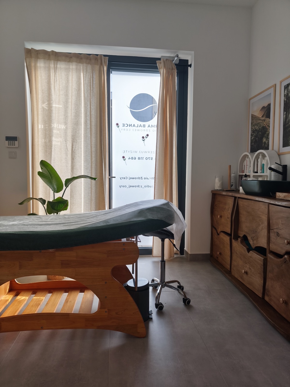 Meno Skin, Meno Body i Meno Home 1 Gabinet Derma Balance Studio Zdrowej Cery przy Złotowskiej 47 w Poznaniu